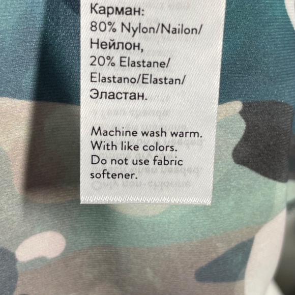 NEW Spanx Pants Womens Medium blue green purple camo athletic leggings gym - Picture 10 of 13